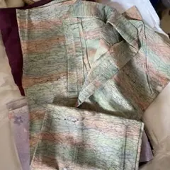 伝統的な着物 緑とオレンジのグラデーション　リメイク用に