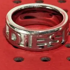 ④DIESEL ディーゼル ロゴリング シルバーカラー 指輪 メンズアクセサリーのサムネイル