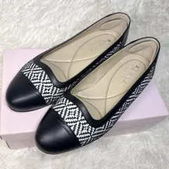 DIANA WELL FIT 幾何 フラット パンプス バレエ 黒×白 23.5