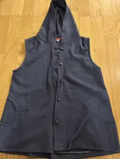 フード付きダークグレーベスト Mサイズ