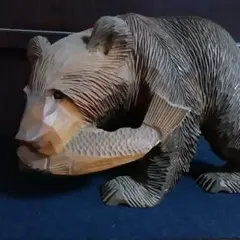 鮭を喰わえた熊の木彫り　木製　置物　飾り　北海道網走記念インテリア　昭和レトロ