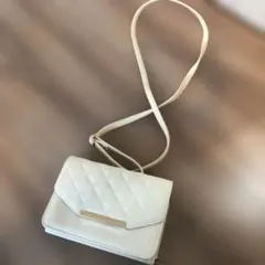 ホワイト ショルダーバッグ キルティング