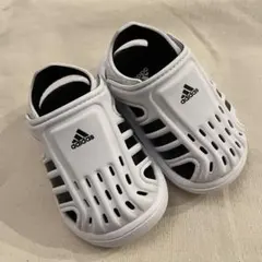 adidas ベビーサンダル ホワイト/ブラック