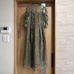 オリーブグリーン 刺繍入りレースドレス