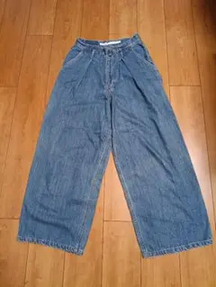 ニコアンドワイドデニムパンツМ　オシャレなシルエット　数回着用、中古品のサムネイル