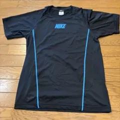 Nike Dri-FIT ブラック スポーツTシャツ
