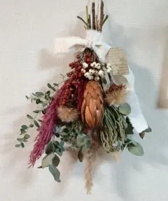 ユーカリとプロテアの蕾のスワッグ、ブーケ、ドライフラワースワッグ（リーススワッグ