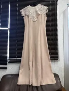 リリーブラウンのロングワンピースです。