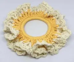 シュシュ（かぎ針編み）！オレンジ＆オフホワイト！ハンドメイドのヘアアクセサリー