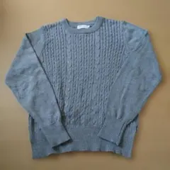 earth　Sサイズ　グレーの長袖ニット