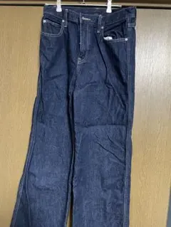 UNIQLO ダークブルー ワイドストレートデニム 31-11