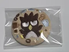 サンリオ　刺繍缶バッチ　ばつ丸