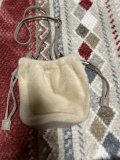 シューラルー　ベージュ ファー 巾着型バッグ