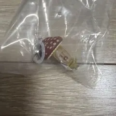 こびとづかんめじるしアクセサリー　めじるしマスコット　ベニキノコビト