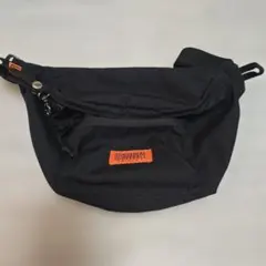 [美品]UNIVERSAL OVERALL ボディバッグ ブラックのサムネイル