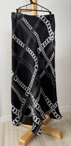 【ZARA】チェーン柄 シアー マーメイドスカート アシンメトリー 黒 S〜Mのサムネイル