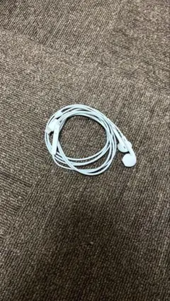 Apple 純正 ライトニング 有線イヤホンのサムネイル