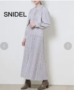 美品SNIDELバリエプリントプリーツブラウスワンピースロング丈M