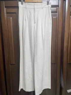 GU ホワイト ワイドパンツ Mサイズ