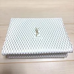 YSL BEAUTE ホワイト・ゴールドポーチのサムネイル