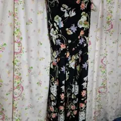 花柄スリーブレスワンピース