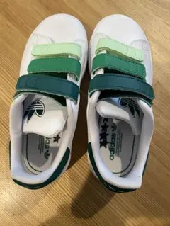 adidas スタンスミス スニーカー　キッズ18センチ