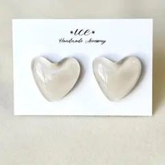1288◆ぷっくりハート　アイボリー　大ぶり　ハンドメイド　ピアス　イヤリング