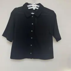 透け感のあるブラック半袖シャツ