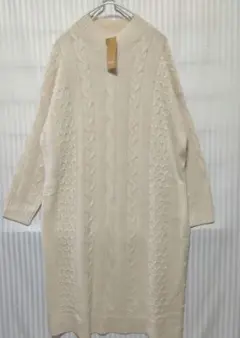 未使用　タグ付き　ゆったりサイズ　アイボリー ニットワンピース　 Lサイズ 長袖