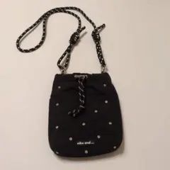 niko and ... 黒 スパンコール ショルダーバッグ