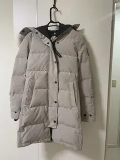 CANADA GOOSE ダウンジャケット フード付き Sサイズのサムネイル