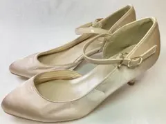 極美品ベージュ ポインテッドトゥ ヒール 5cm サテン　Lサイズ