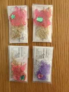 サンリオ　キラッキラ☆ペンダント4個セット