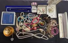 F*p様 アクセサリー遺品整理（おまけ付き） - メルカリ
