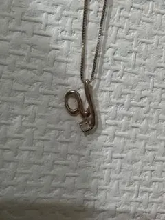 イニシャルネックレス