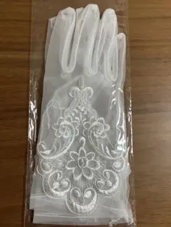 ウェディンググローブ　ホワイト刺繍オーガンジー
