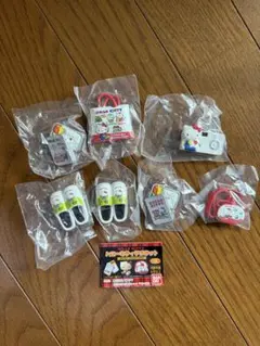 Hello Kitty Fruits Collection マグネットフック8種 - メルカリ