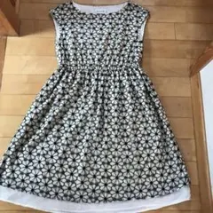 ノースリーブ　ワンピース　白