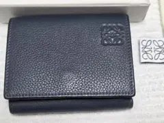 美品LOEWE三つ折り財布のサムネイル