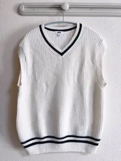 UNIQLO オーバーサイズVネックベスト オフホワイト