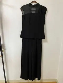パーティー　パンツドレス　ブラックノースリーブシャツ サイズ38