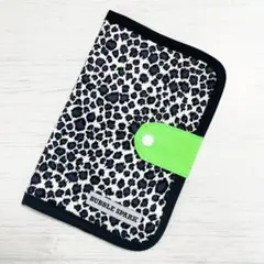 母子手帳ケース ヒョウ柄 白×ネオングリーン　お薬手帳 通帳 マルチケース