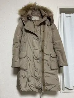 BLANC basque フード付きベージュダウンジャケットのサムネイル