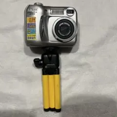 【Nikon】ニコン COOLPIX 2100 乾電池対応モデルのサムネイル