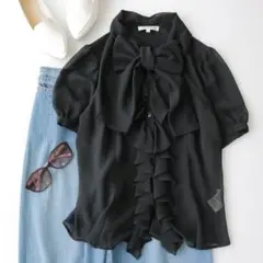 Treat Ürself Rosechoker satinpuffblouse - メルカリ