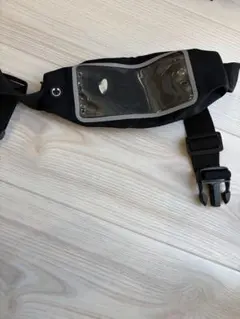 黒のボディバッグ