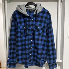 フード付き青黒チェックシャツ
