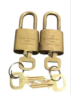 Item thumbnail for item f8a9701e-fd9e-46e7-8a0f-9b240817d9a4