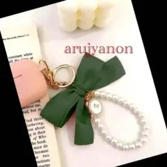 6K④バッグチャーム リボン キーホルダー パール　レディース　りぼん　可愛い