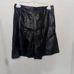 黒い合成皮革フレアショートパンツ　　専用